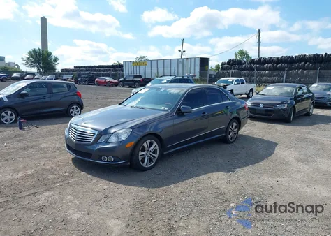2010 Mercedes-Benz E 350 4Matic из США, поврежденный, VIN WDDHF8HB2AA139425
